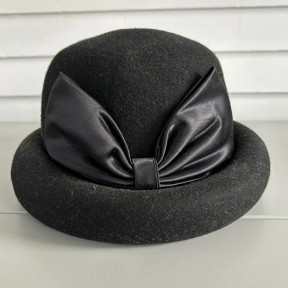 Black Felt Hat with Bow